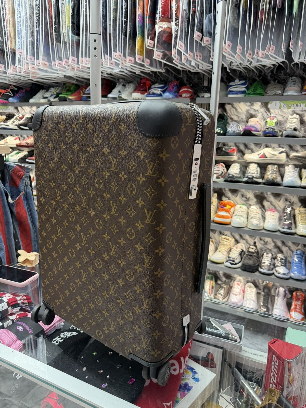 Louis Vuitton Louis Vuitton Horizon 55 Rolling Suit Case Size ONE SIZE - 3 Thumbnail