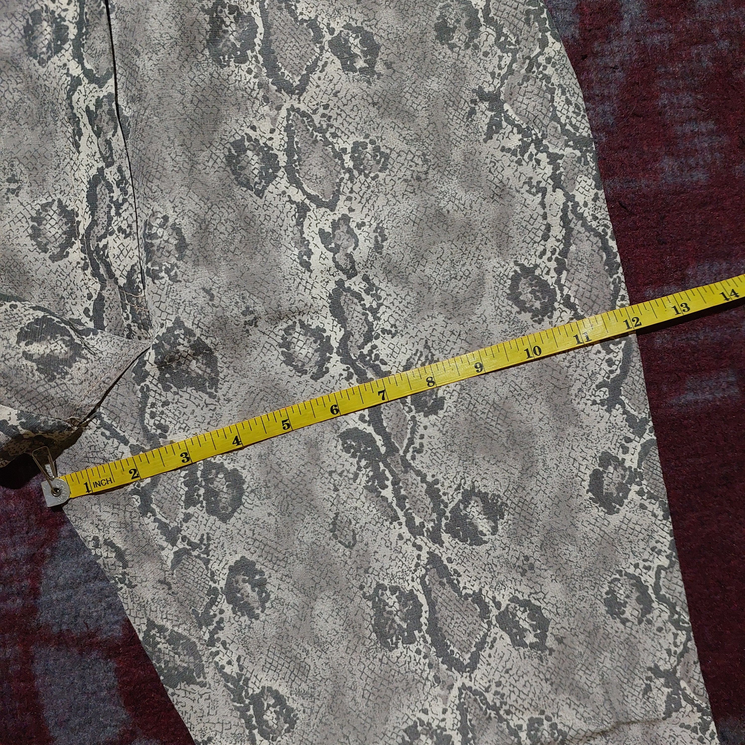 Versus Versace Versace phyton skin pattern zipp leg pants Size 26" / US 2 / IT 38 - 16 Thumbnail