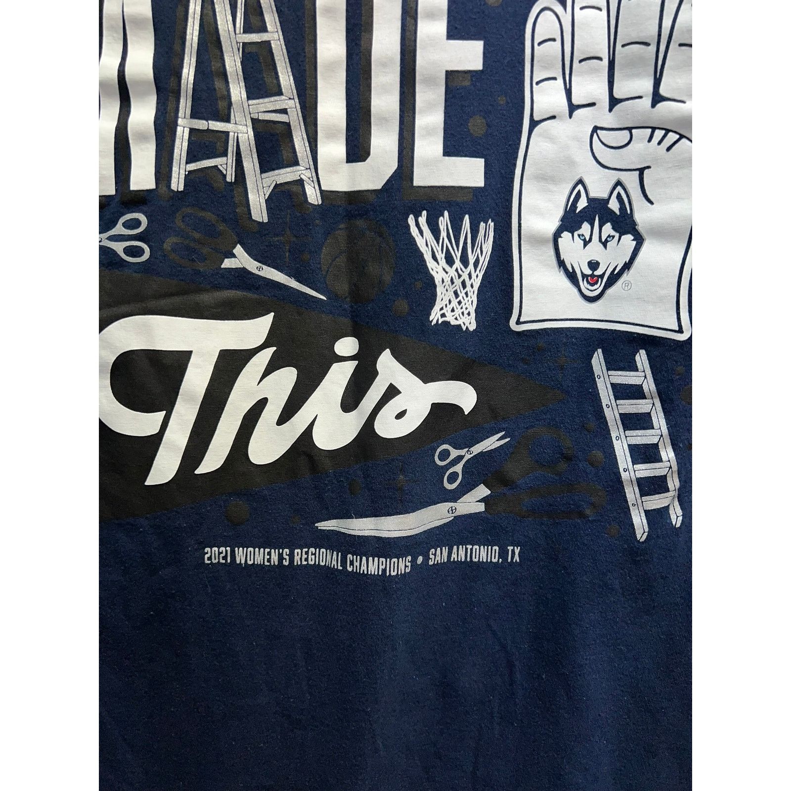 Nike Womens Nike Connecticut Huskies Shirt Final Four Tee XL Size US XL / EU 56 / 4 - 5 Thumbnail