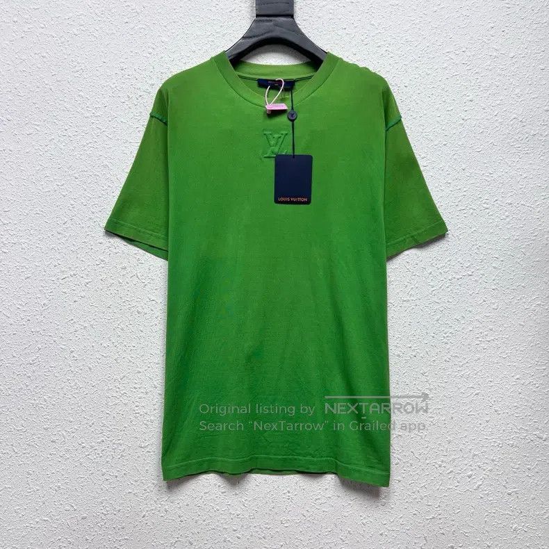 Louis Vuitton Louis Vuitton Embossed LOGO short sleeve Size US L / EU 52-54 / 3 - 1 Thumbnail