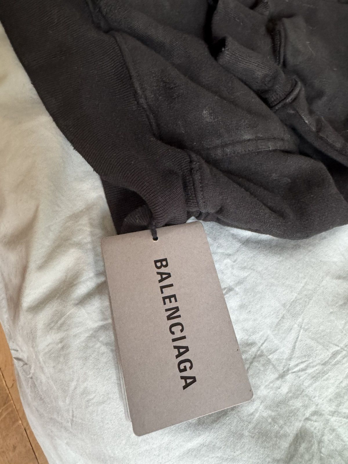 Balenciaga Balenciaga graffiti hoodie Size US L / EU 52-54 / 3 - 4 Thumbnail