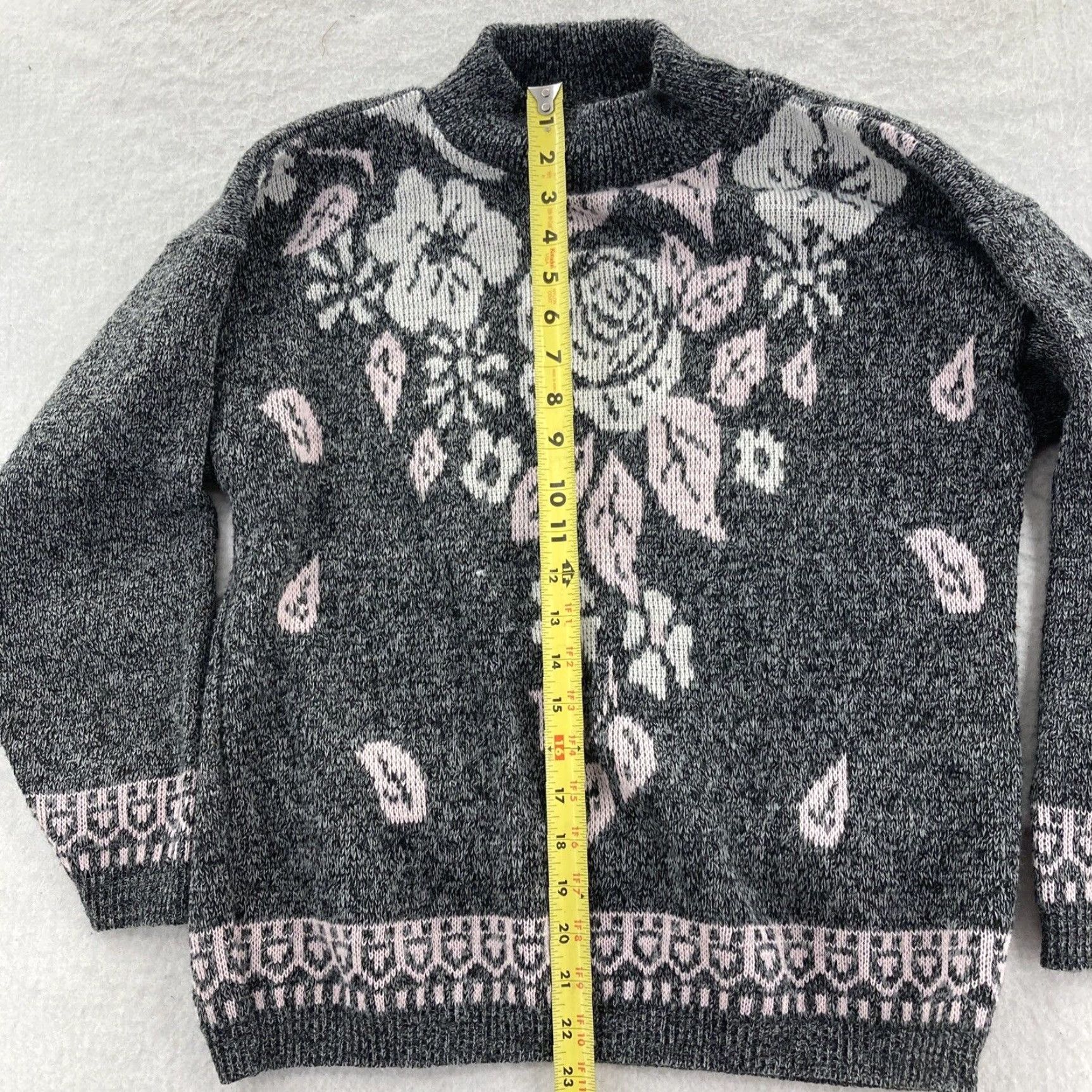 Vintage Kate Collins Sweater Womens Large Gray Pink Rose Print Pullover Vintage United States Made Knit Mock Neck Winter Fall 1980s Mens Womens Size L / US 10 / IT 46 - 4 Thumbnail