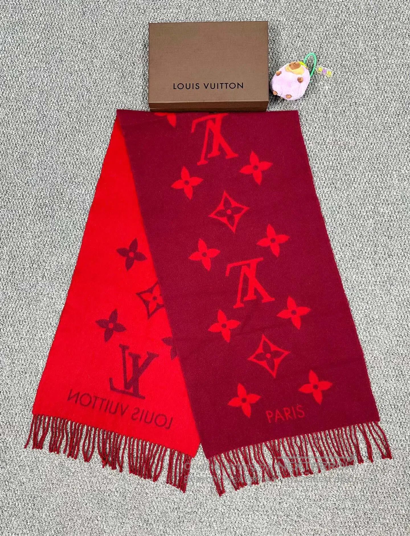 Louis Vuitton Louis Vuitton Red Printed Logo Double-Sided Cashmere Scarf Size ONE SIZE - 1 Thumbnail