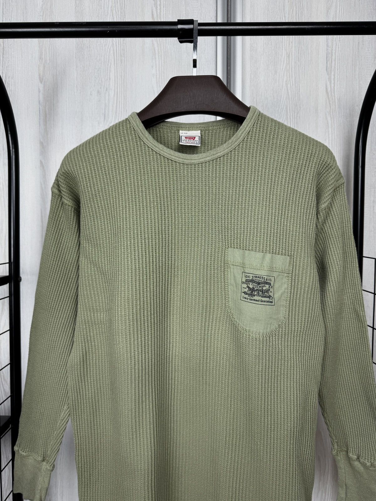 Levi's Vintage Clothing Levis vintage 90s khaki green pocket logo long sleeve tee Size US M / EU 48-50 / 2 - 3 Thumbnail