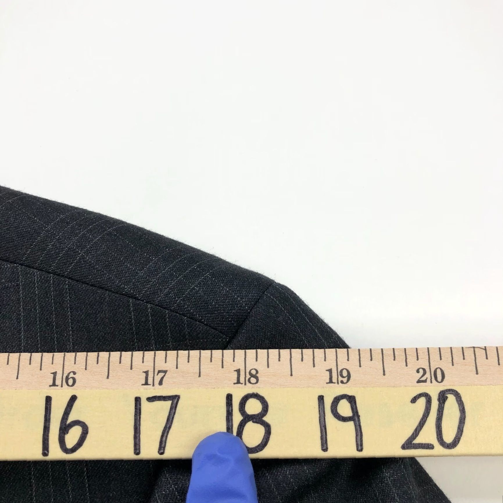 Vintage Hickey Freeman 46 R Gray Plaid Wool Button Sport Coat Jacket Men’s Suit Jacket, One Piece, Notch Lapel, Regular Fit, Dry Clean Only, Wool, 100% Wool Size 46R - 7 Thumbnail