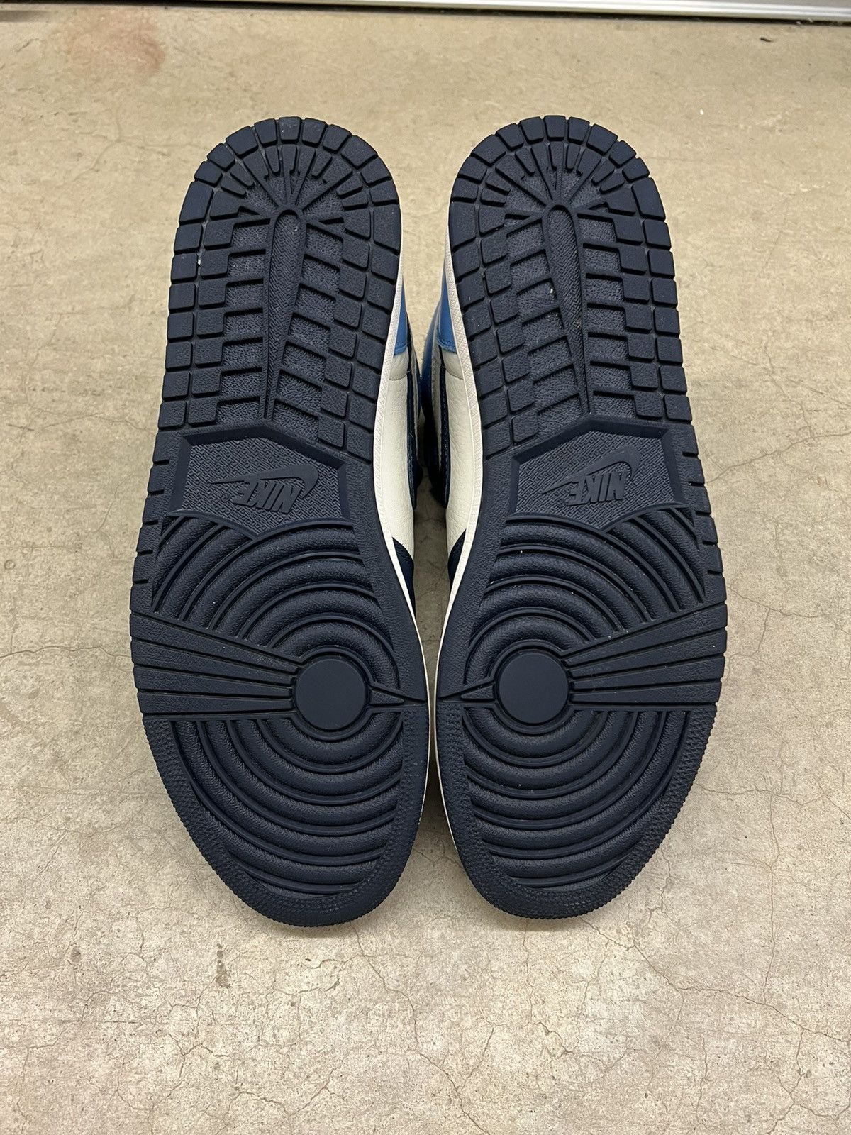 Jordan Brand Jordan 1 Retro High OG Obsidian UNC 2019 Size 13 Size US 13 / EU 46 - 6 Thumbnail