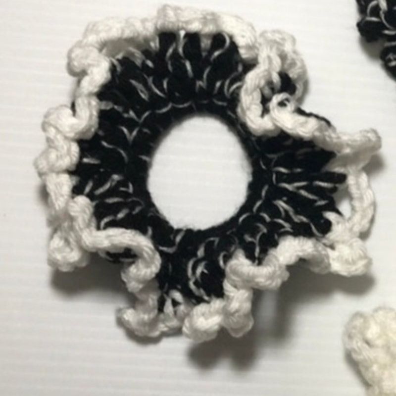 Handmade NWT Black White Handmade Crocheted Hair Scrunchie Set of 3 Size ONE SIZE - 2 Thumbnail