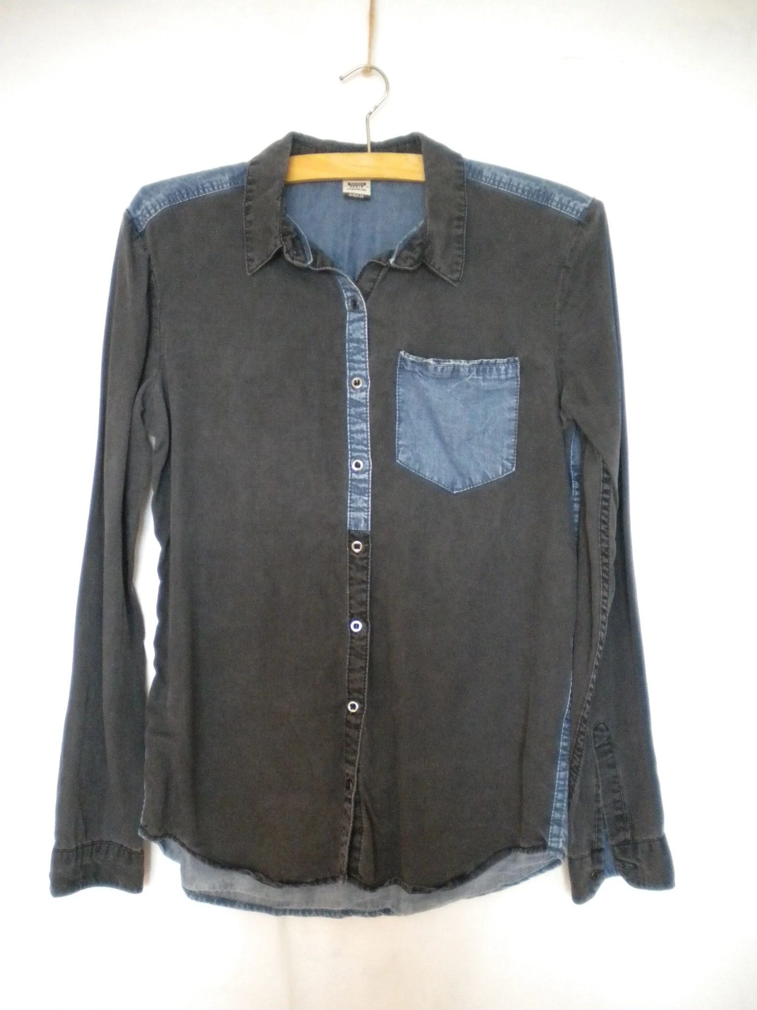 Bershka Vintage denim shirt collared button down shirt long sleeves Size M / US 6-8 / IT 42-44 - 1 Thumbnail