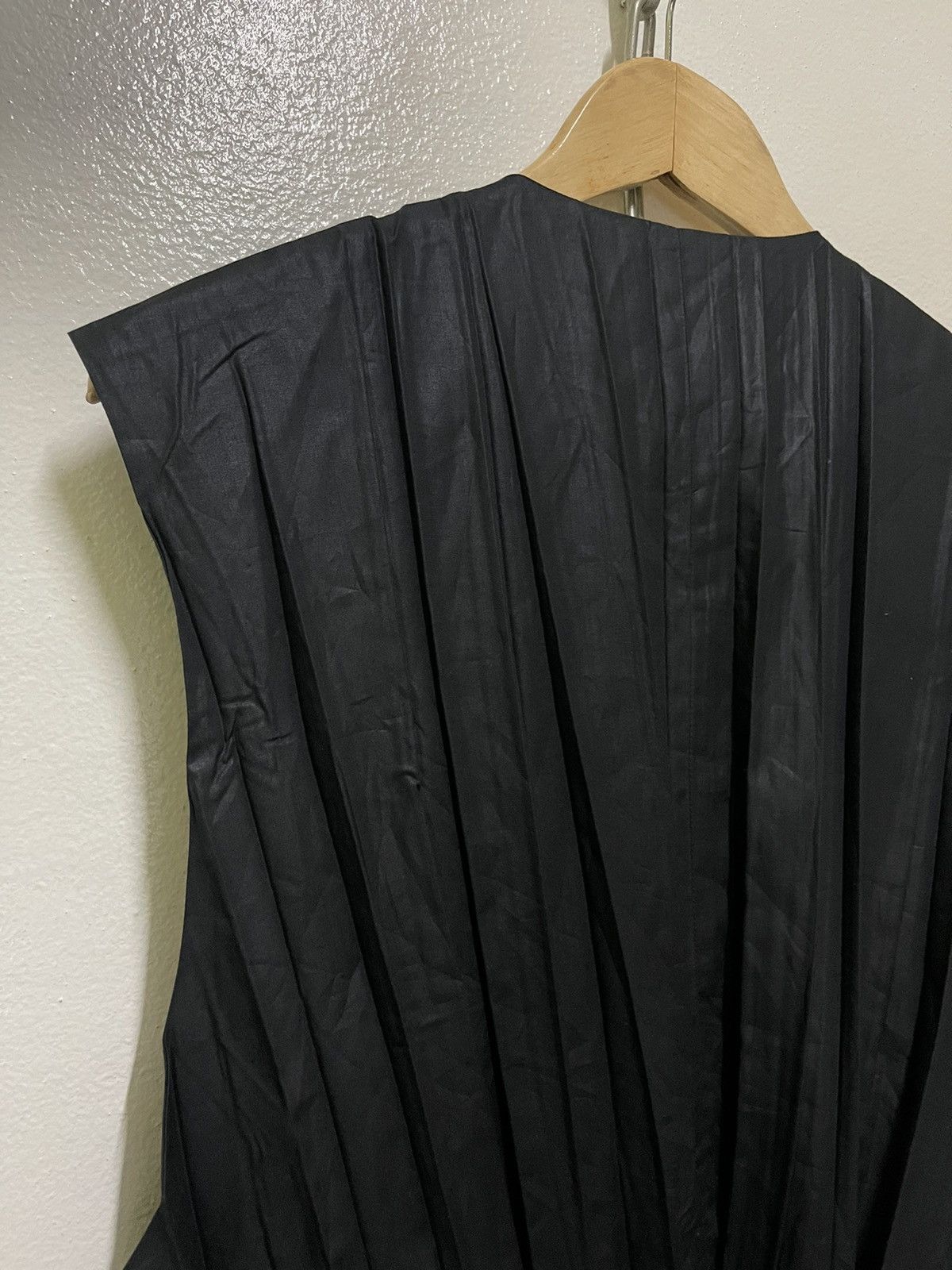 Issey Miyake × Japanese Brand Issey Miyake Men Vest Pleated Pocket Buckle Back SS1997 Size US L / EU 52-54 / 3 - 7 Thumbnail