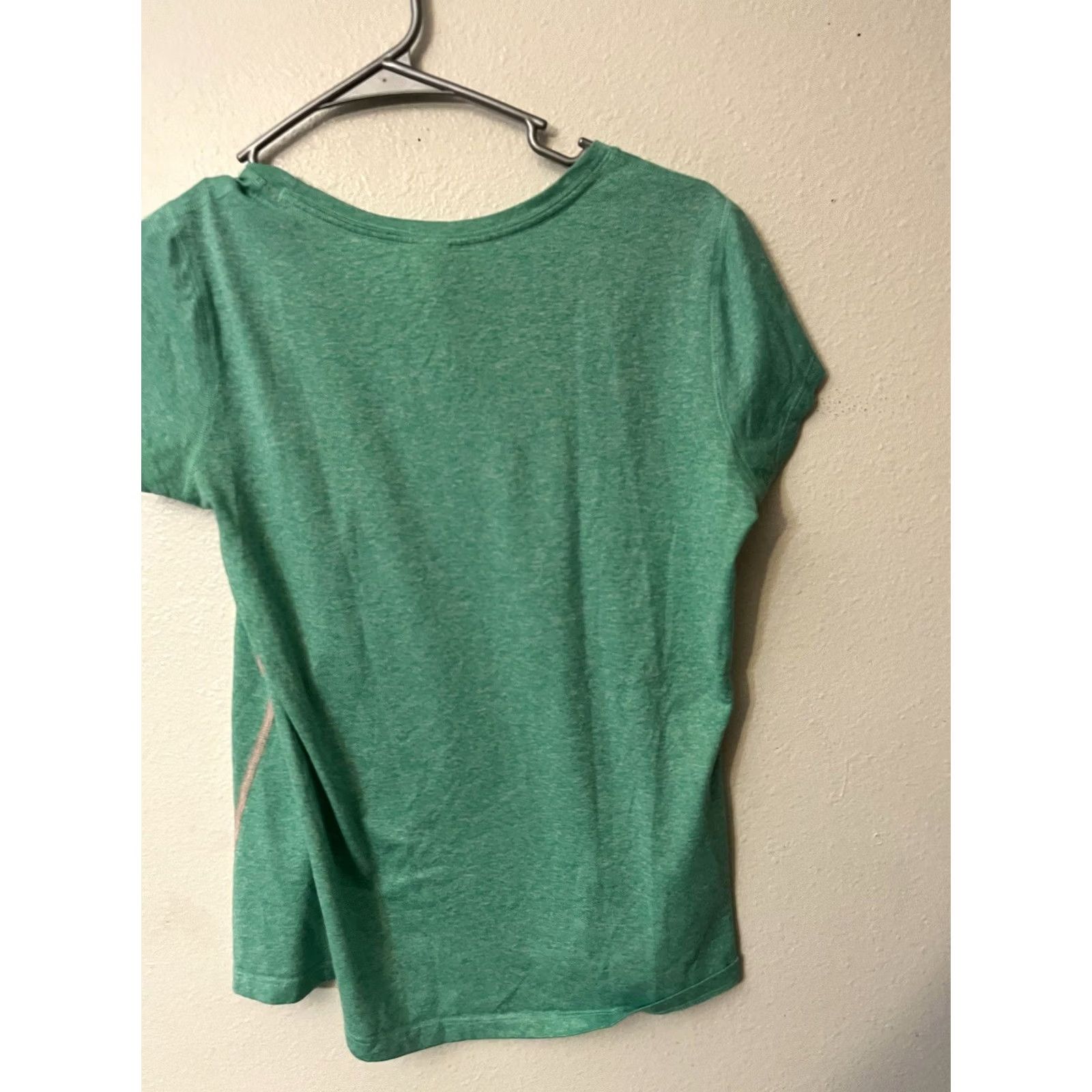 New Balance New Balance Green Crew Neck Short Sleeve T-Shirt Women’s Size S Size S / US 4 / IT 40 - 3 Thumbnail