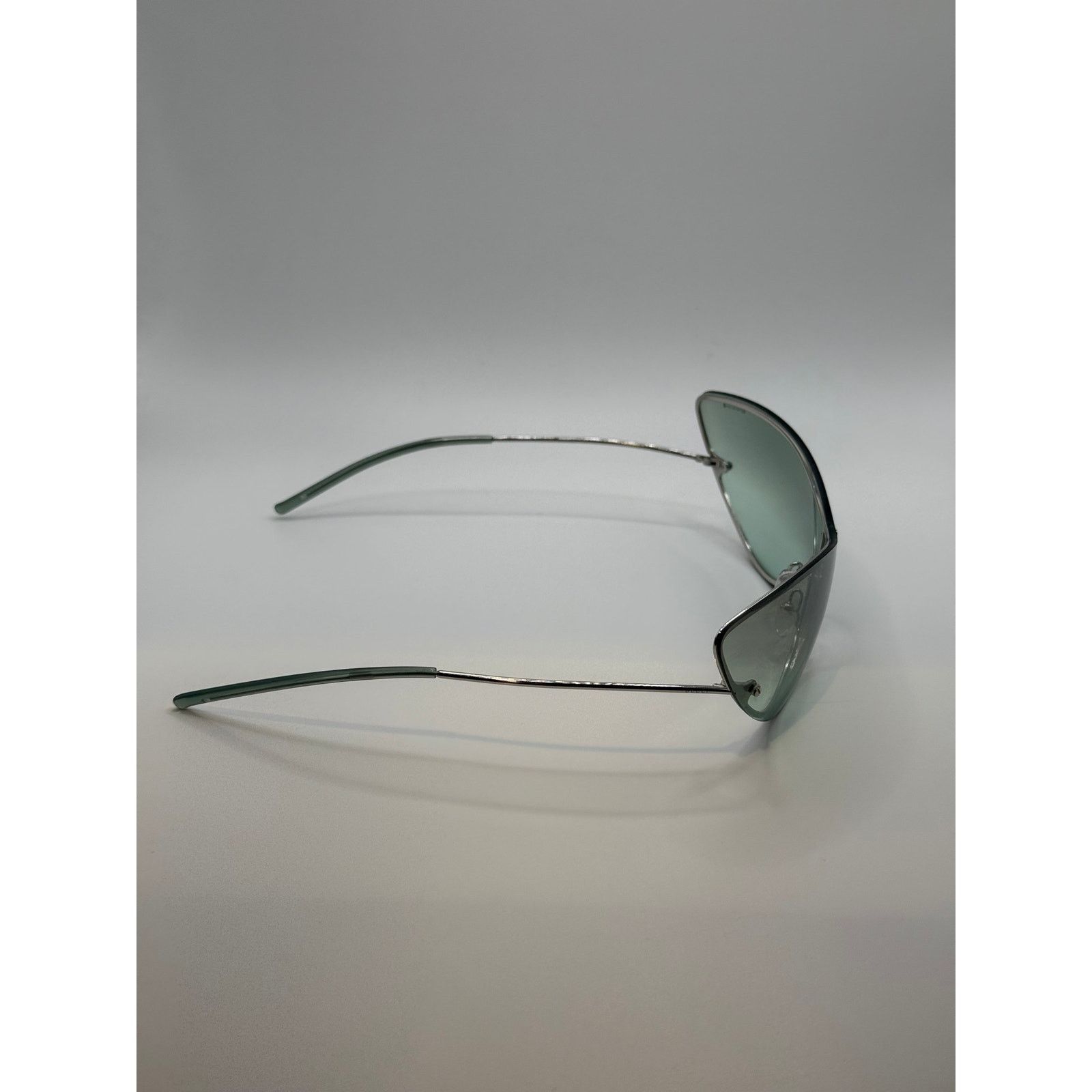 Gucci 2000s Gucci by Tom Ford iconic cat-eye sunglasses Size ONE SIZE - 4 Thumbnail