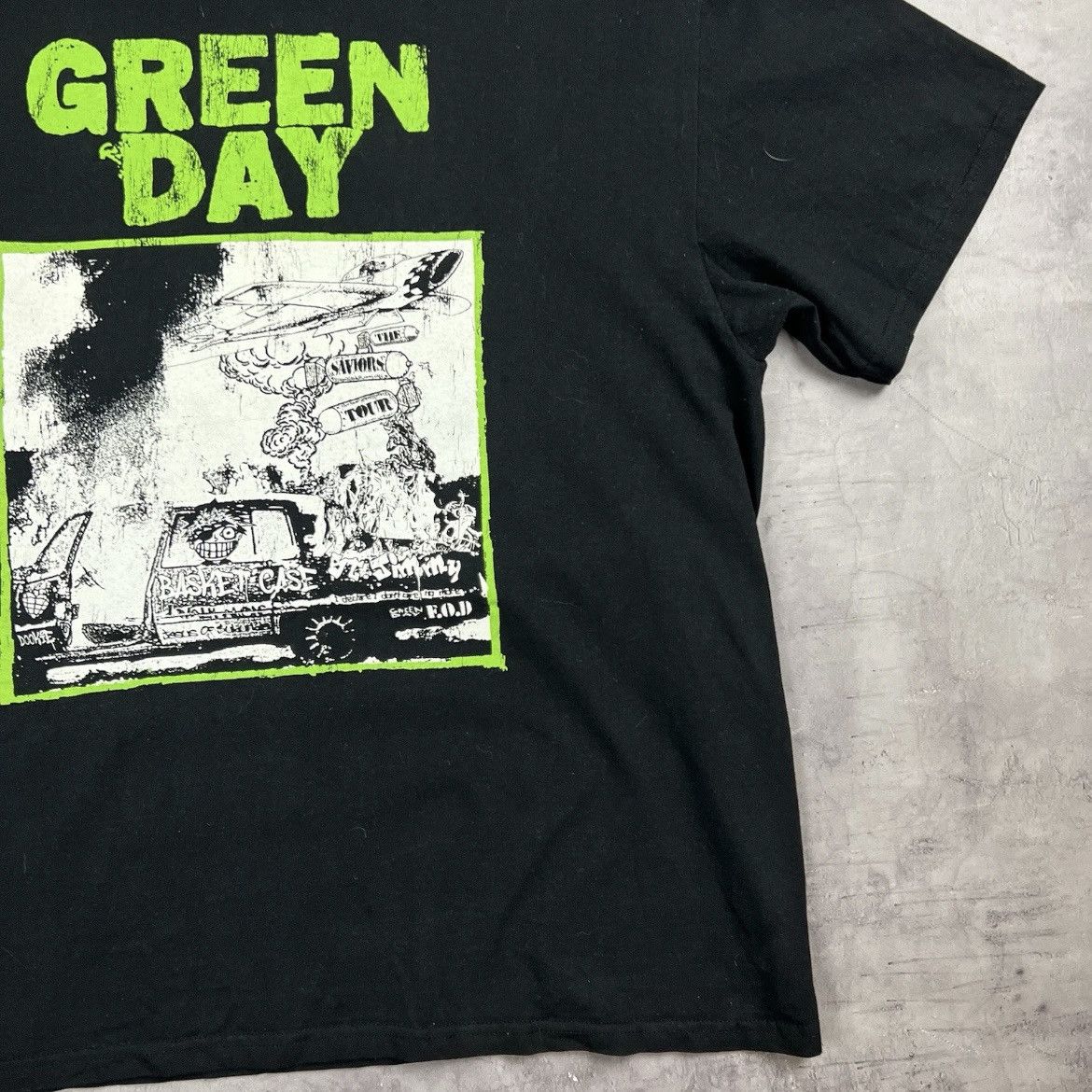 Band Tees Rare!Green Day The Saviors Tour Basket Case Tee Big Logo Y2K Size US XXL / EU 58 / 5 - 9 Thumbnail