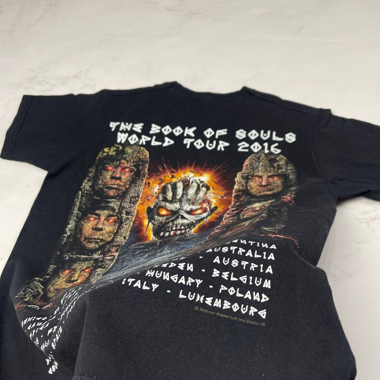 Vintage Vintage X Band Tees X Iron Maiden The Book Of Souls Tour Tee Size US S / EU 44-46 / 1 - 16 Thumbnail