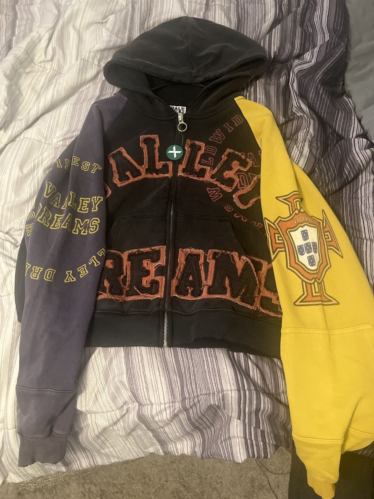 Other VALE FOREVER CREST ZIP UP HOODIE BLACK Size US S / EU 44-46 / 1 - 1 Thumbnail