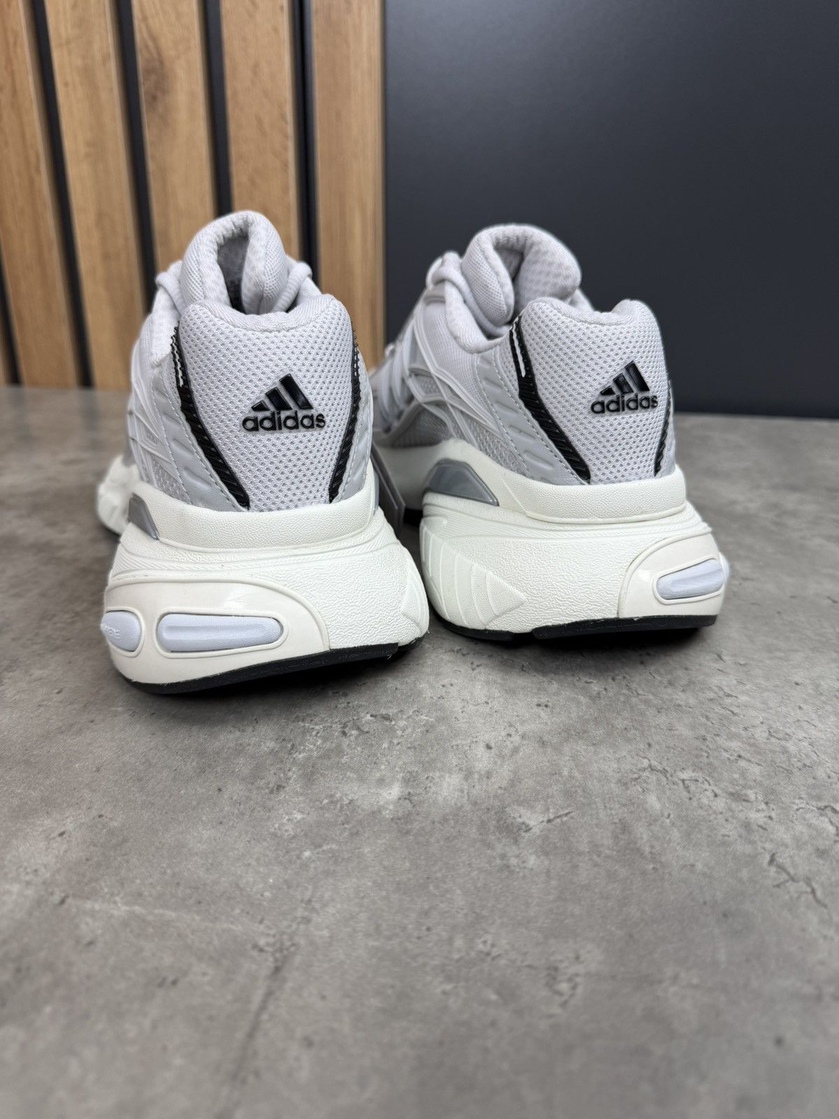 Adidas Adidas Adistar XLG 2.0 Sneakers Size US 9.5 Size US 9.5 / EU 42-43 - 7 Thumbnail