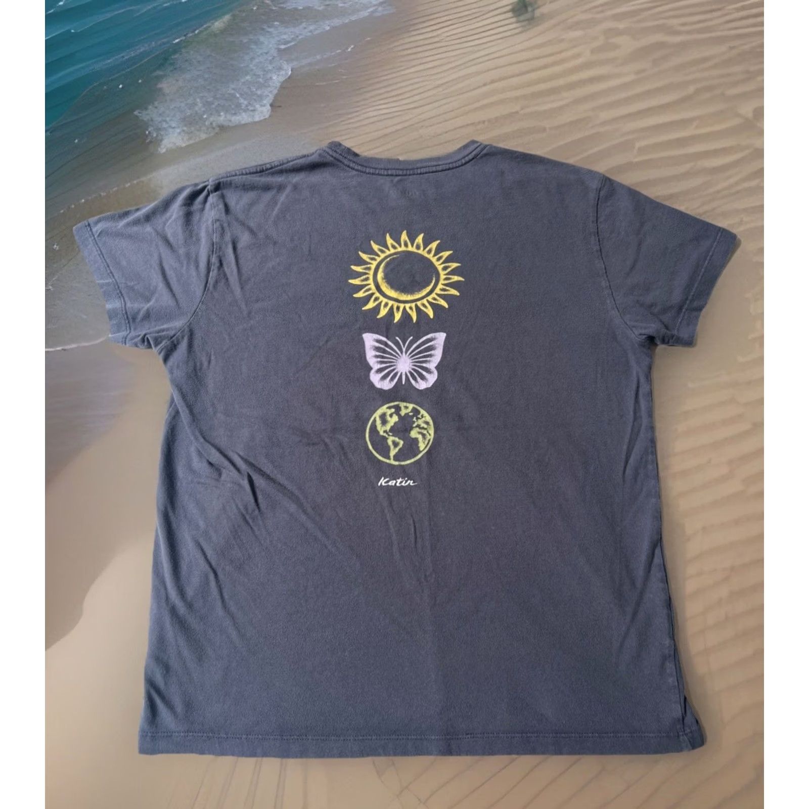 Katin Katin Shirt Women’s Medium Blue Surfer Surf Sun Butterfly Earth Logo Crew Neck Short Sleeve 100% Cotton Size M / US 6-8 / IT 42-44 - 2 Thumbnail