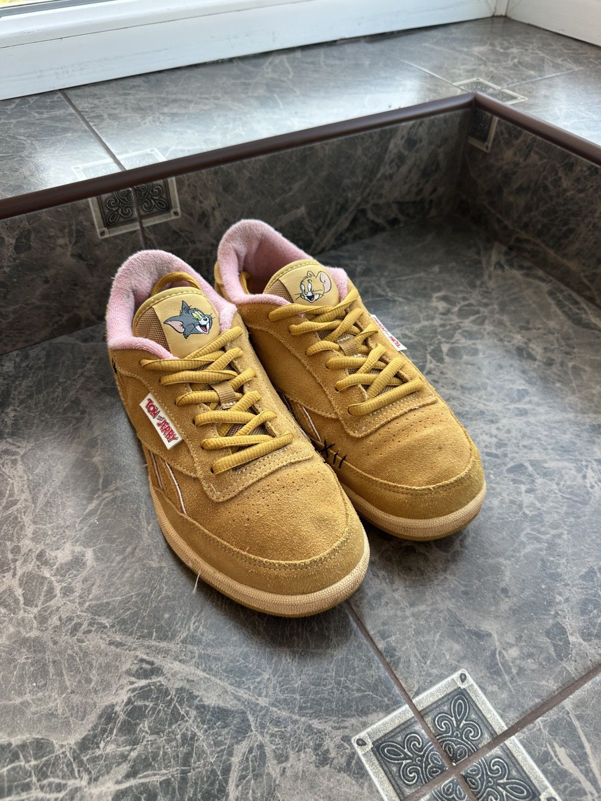 Reebok Reebok Tom & Jerry Club C 85 Limited Edition Cartoon Sneakers Size US 6.5 / IT 36.5 - 10 Thumbnail
