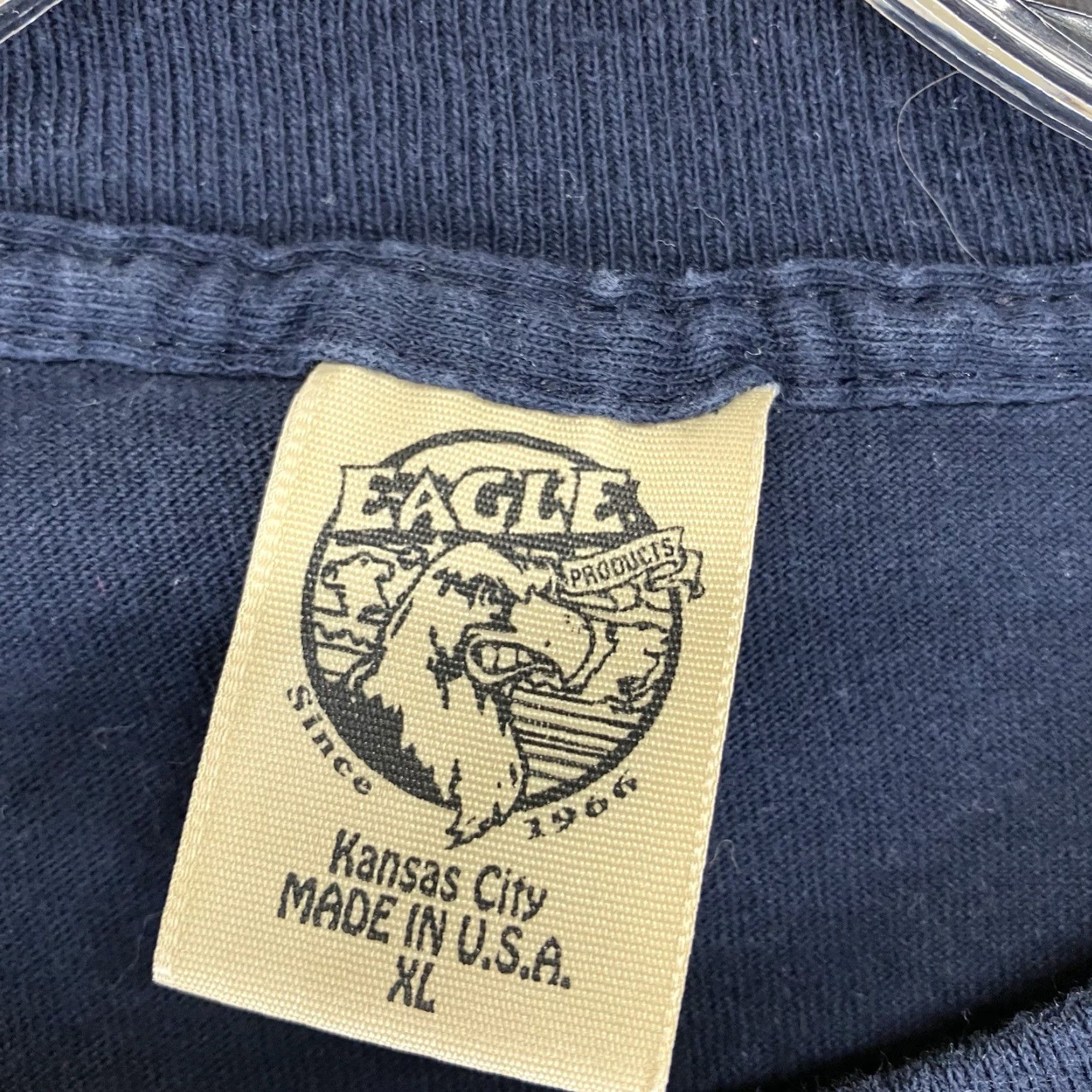 Vintage VINTAGE Eagle T Shirt White Tigers Men XL Heavyweight Graphic Print 90s Retro All Seasons Mens Size US XL / EU 56 / 4 - 4 Thumbnail