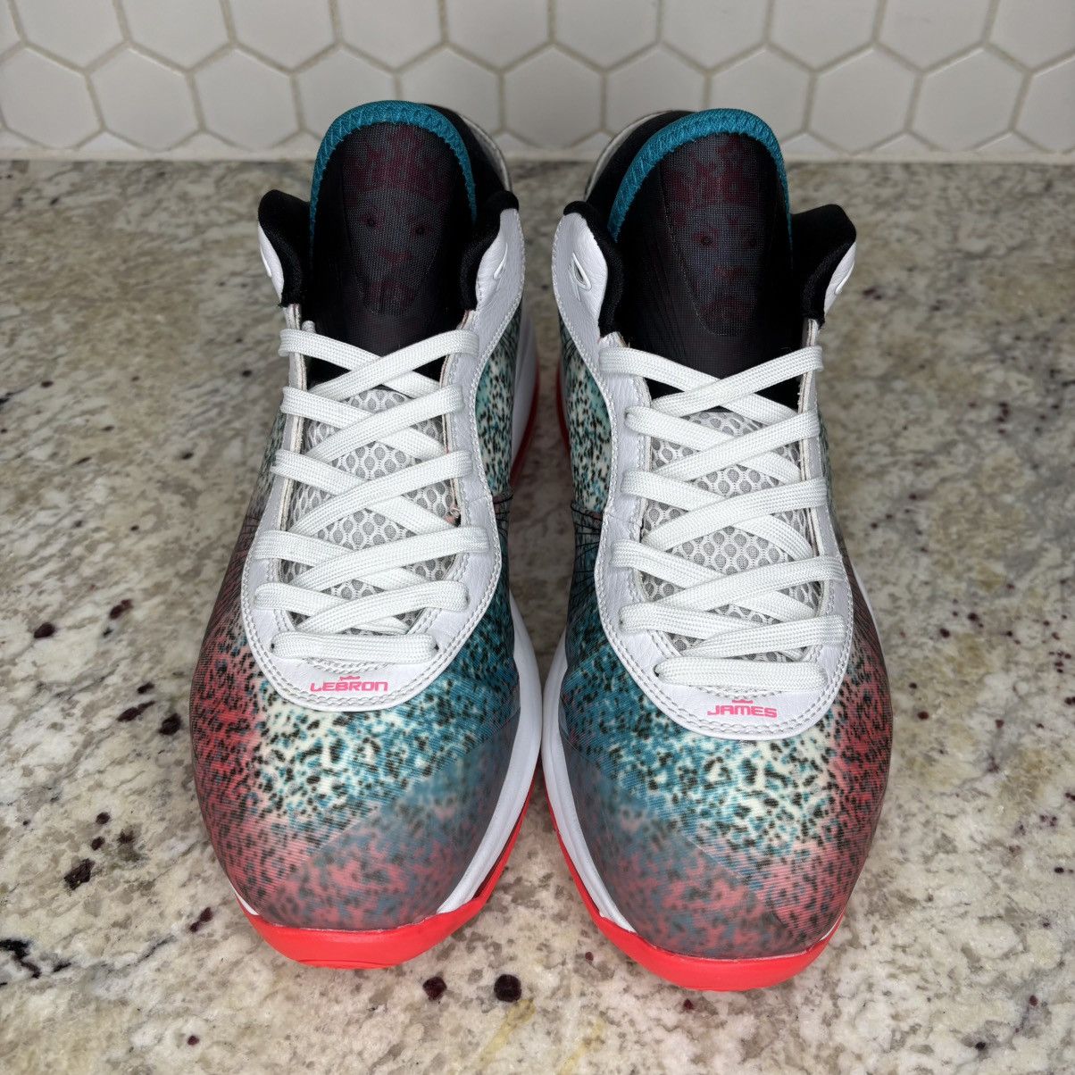 Nike Size 9.5 - Nike LeBron 8 V/2 Low Miami Night Clean No Box Size US 9.5 / EU 42-43 - 10 Thumbnail