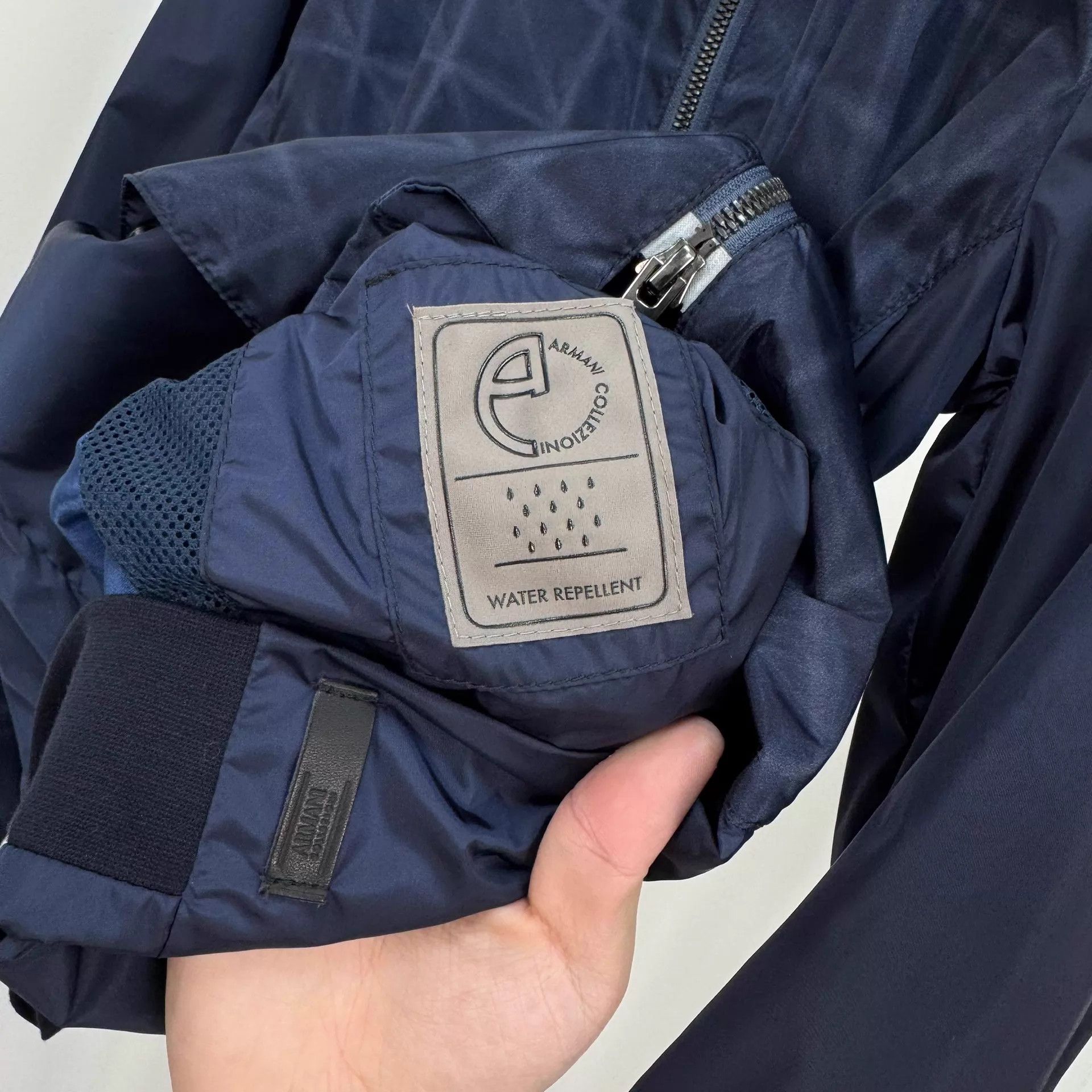 Armani Armani Navy Blue Waterproof Zip Jacket 46 EU 99 New Size US S / EU 44-46 / 1 - 5 Thumbnail