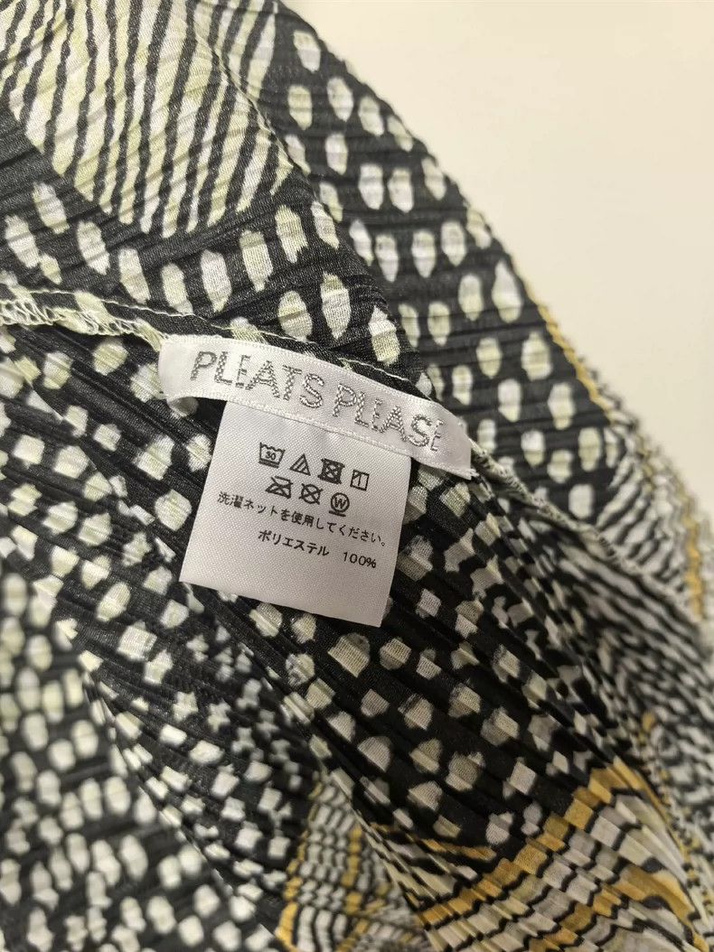 Issey Miyake Issey Miyake size:5 Grey pop conch dress Size XS / US 0-2 / IT 36-38 - 3 Thumbnail