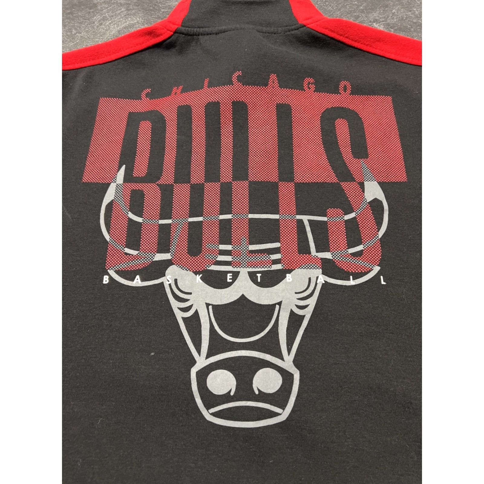 NBA NBA Chicago Bulls Unisex XL Long Sleeve Zip Up Jacket Black Red Logo Zipper Athletic Casual Basketball United Adults Size US XL / EU 56 / 4 - 2 Thumbnail