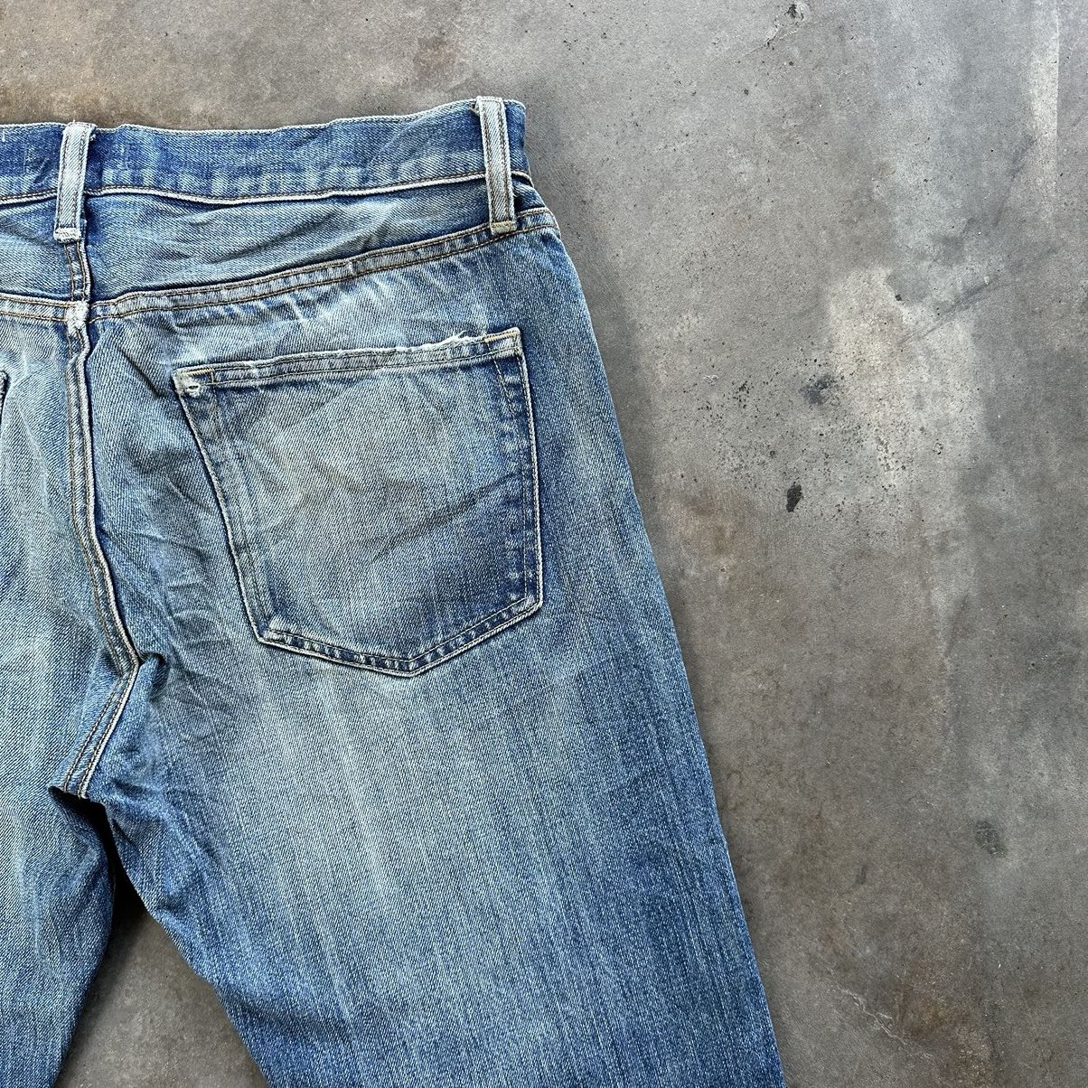 Japanese Brand Vintage Japanese Distressed Faded Denim Jean Pant W34 Size US 34 / EU 50 - 13 Thumbnail