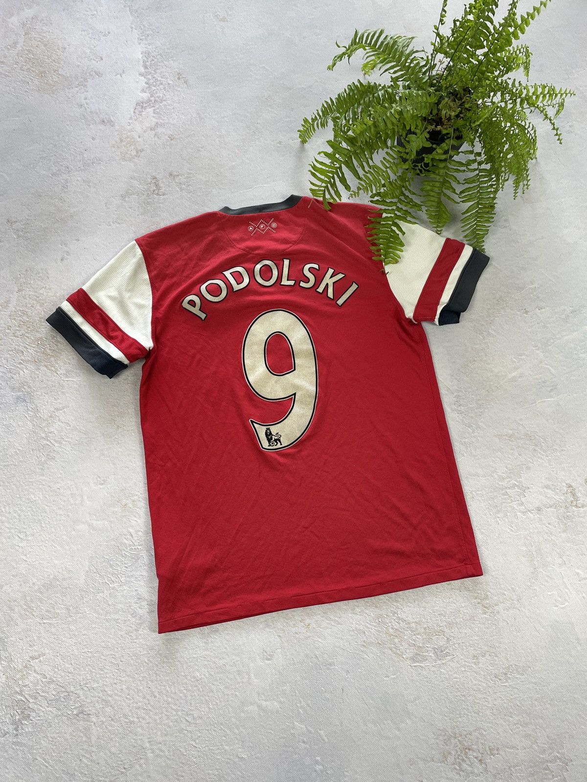 Nike × Vintage Jersey Nike Arsenal Home Kit Podolski Vintage Size US M / EU 48-50 / 2 - 2 Thumbnail