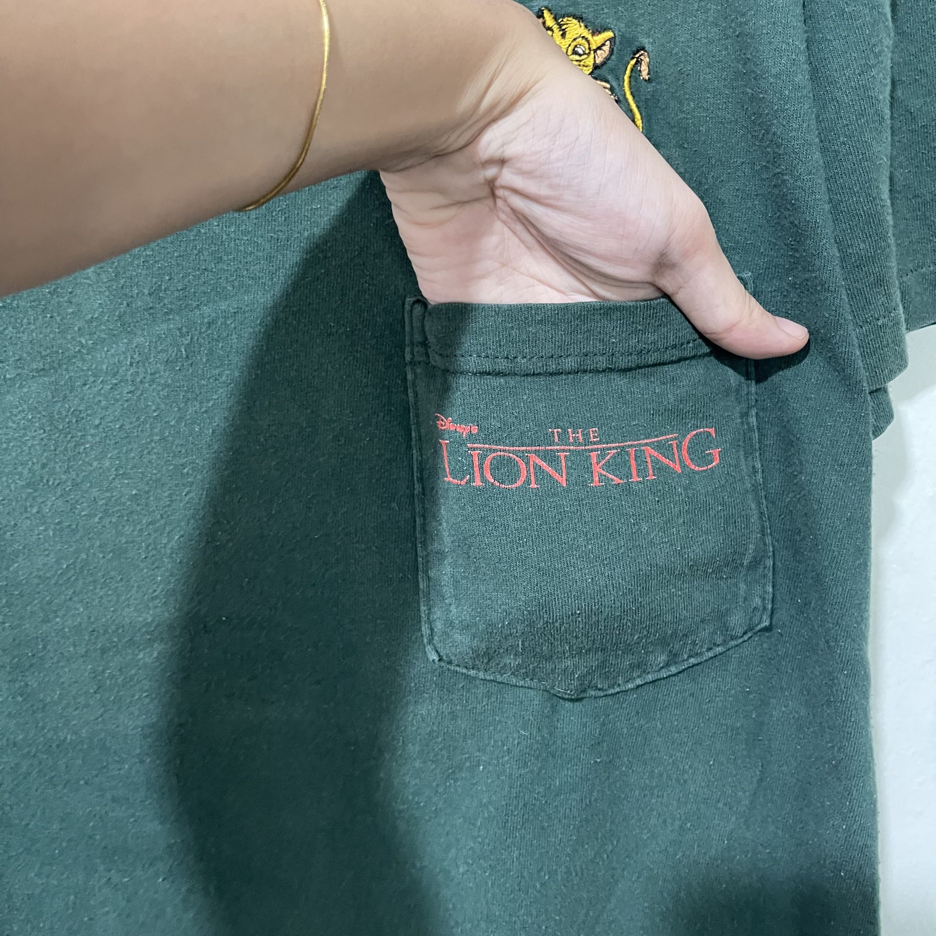 Disney Vintage 90s The Lion King Pocket Tee Size US L / EU 52-54 / 3 - 3 Thumbnail