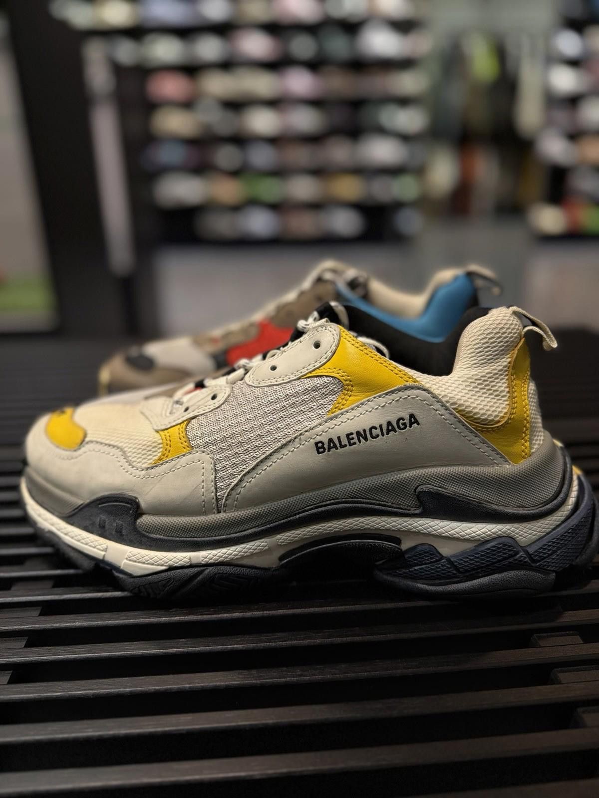 Balenciaga Balenciaga Triple S Men’s Multicolored Sneakers 44EU/11US Size US 11 / EU 44 - 4 Thumbnail