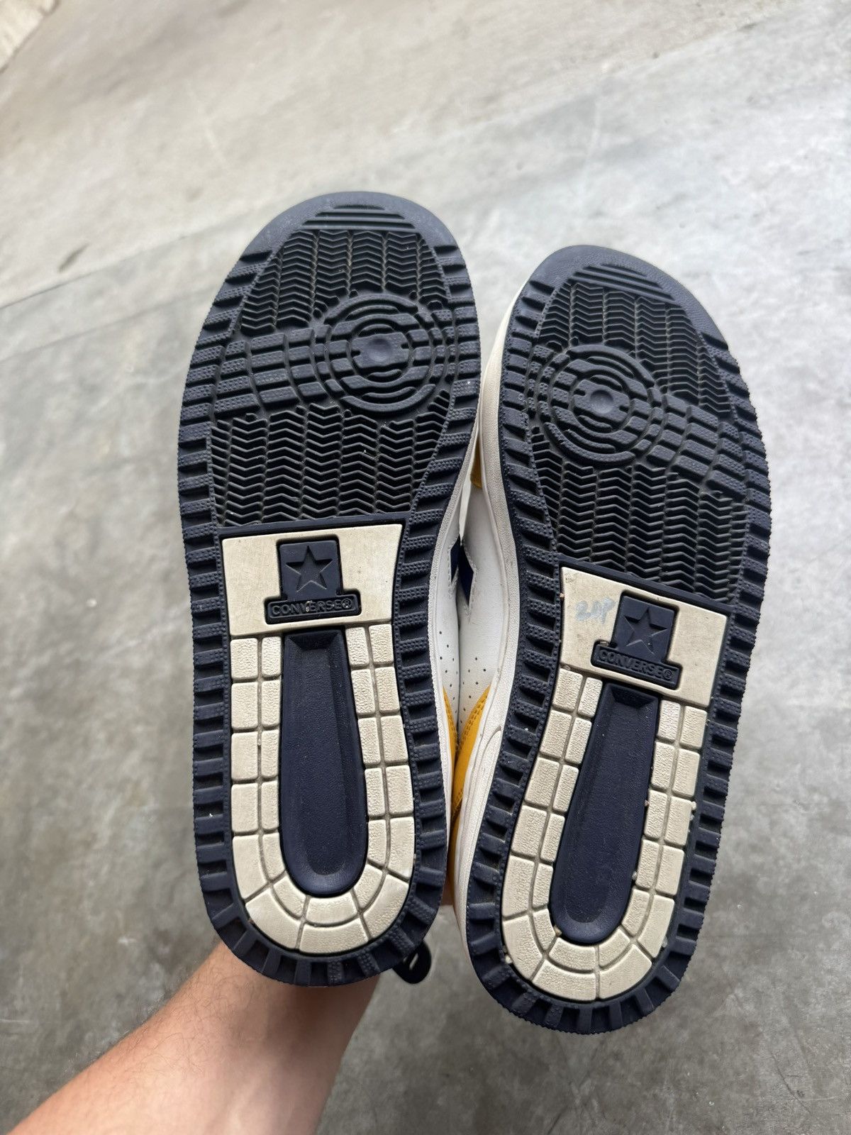 Converse Vintage Y2K Converse Weapon Low “Magic Johnson” Lakers Snkr Size US 11 / EU 44 - 5 Thumbnail