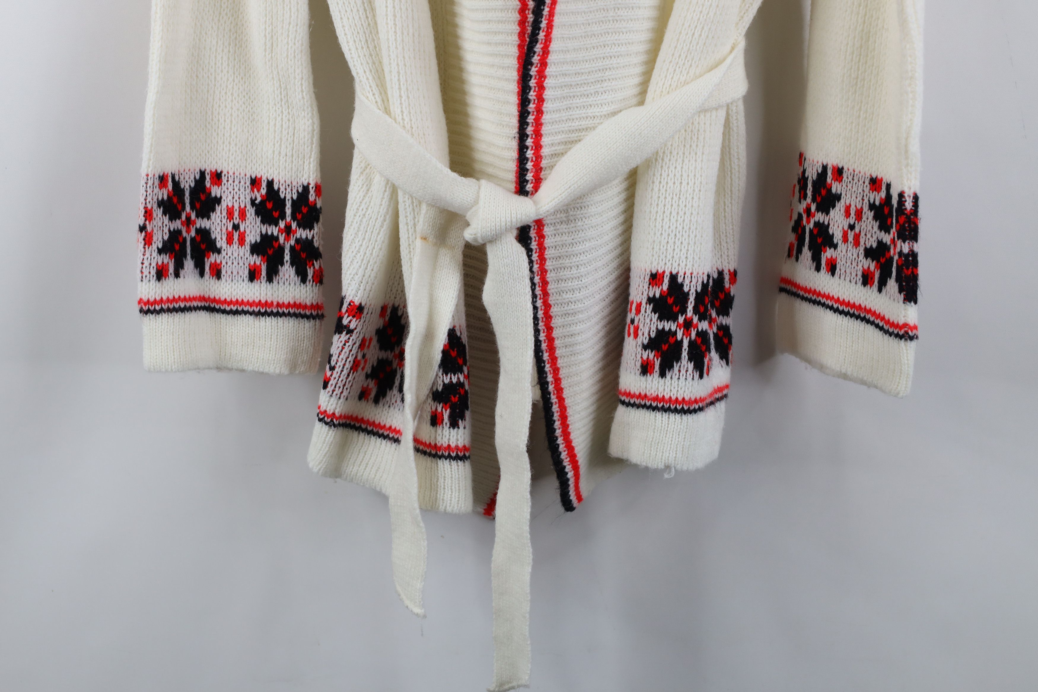 Vintage Vintage 70s Streetwear Belted Snowflake Cardigan Sweater USA Size L / US 10 / IT 46 - 3 Thumbnail