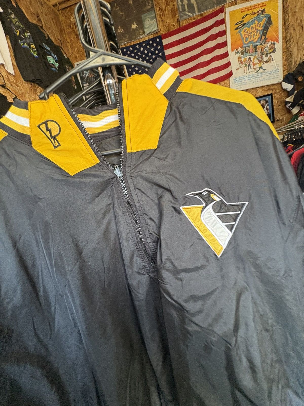 NHL 1990's Pittsburgh Penguins Pro Player Windbreaker Size US XL / EU 56 / 4 - 2 Thumbnail