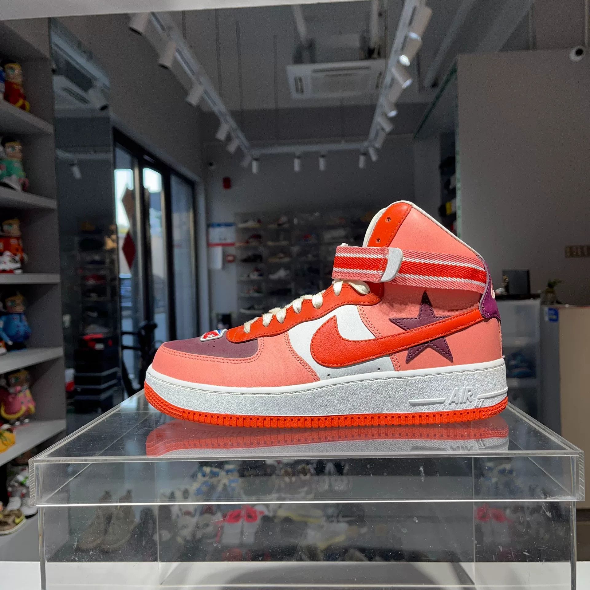Nike Nike Collab Pink Lowtop Sneakers 9.5 Men Size US 9.5 / EU 42-43 - 1 Thumbnail