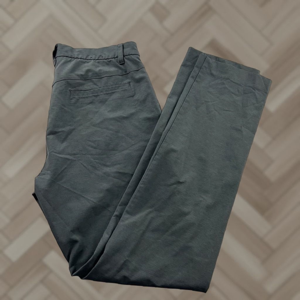 Footjoy FootJoy Pants Men 36x34 Gray Poly Spandex Chino Regular Inseam 34 Men’s Pants Gray FootJoy Size US 36 / EU 52 - 1 Thumbnail