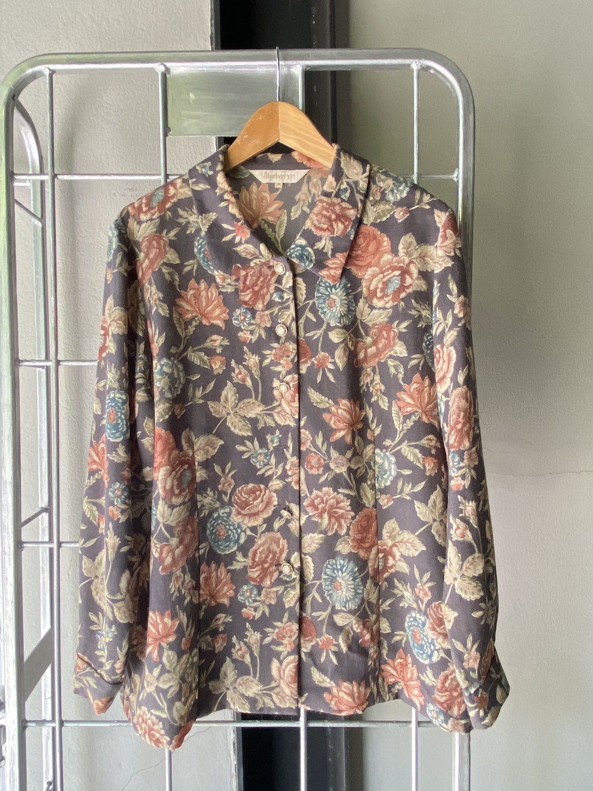 Burberry Burberrys Vintage Floral Button-Up Blouse in Charcoal Size XL / US 12-14 / IT 48-50 - 14 Thumbnail