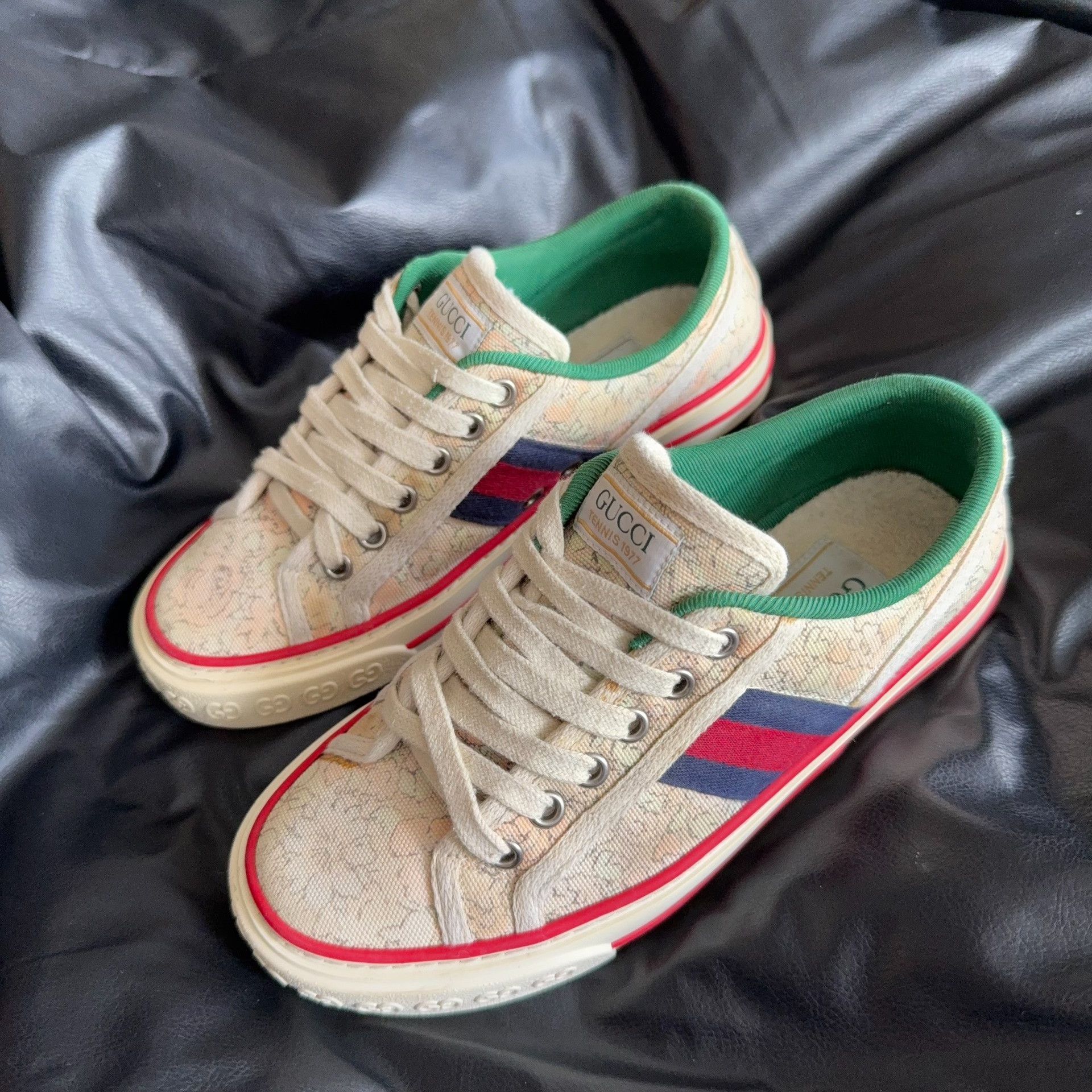 Gucci Gucci Green Lowtop Sneakers 35 Women Size US 5 / IT 35 - 1 Thumbnail