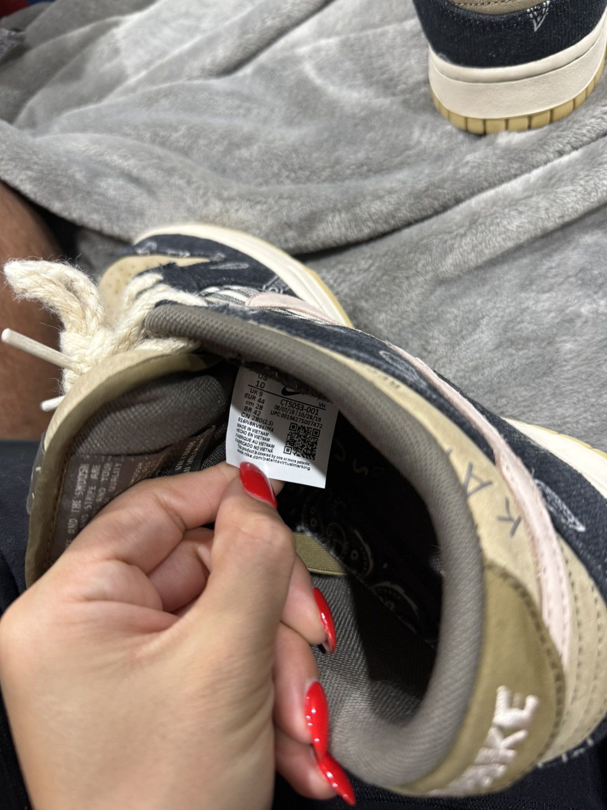 Nike × Travis Scott Nike SB Dunk Low Size US 10 / EU 43 - 25 Thumbnail