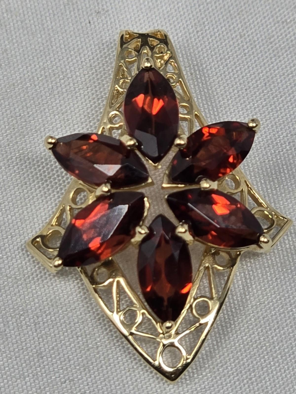 The Unbranded Brand Vtg Mexico 14k Gold Star Flower Amethyst Pendant Size ONE SIZE - 1 Thumbnail