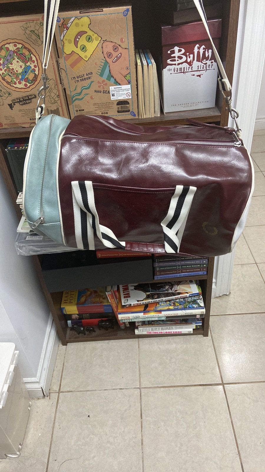Fred Perry Fred Perry Stylish Burgundy and Light Blue Men's Duffel Bag Size ONE SIZE - 1 Thumbnail