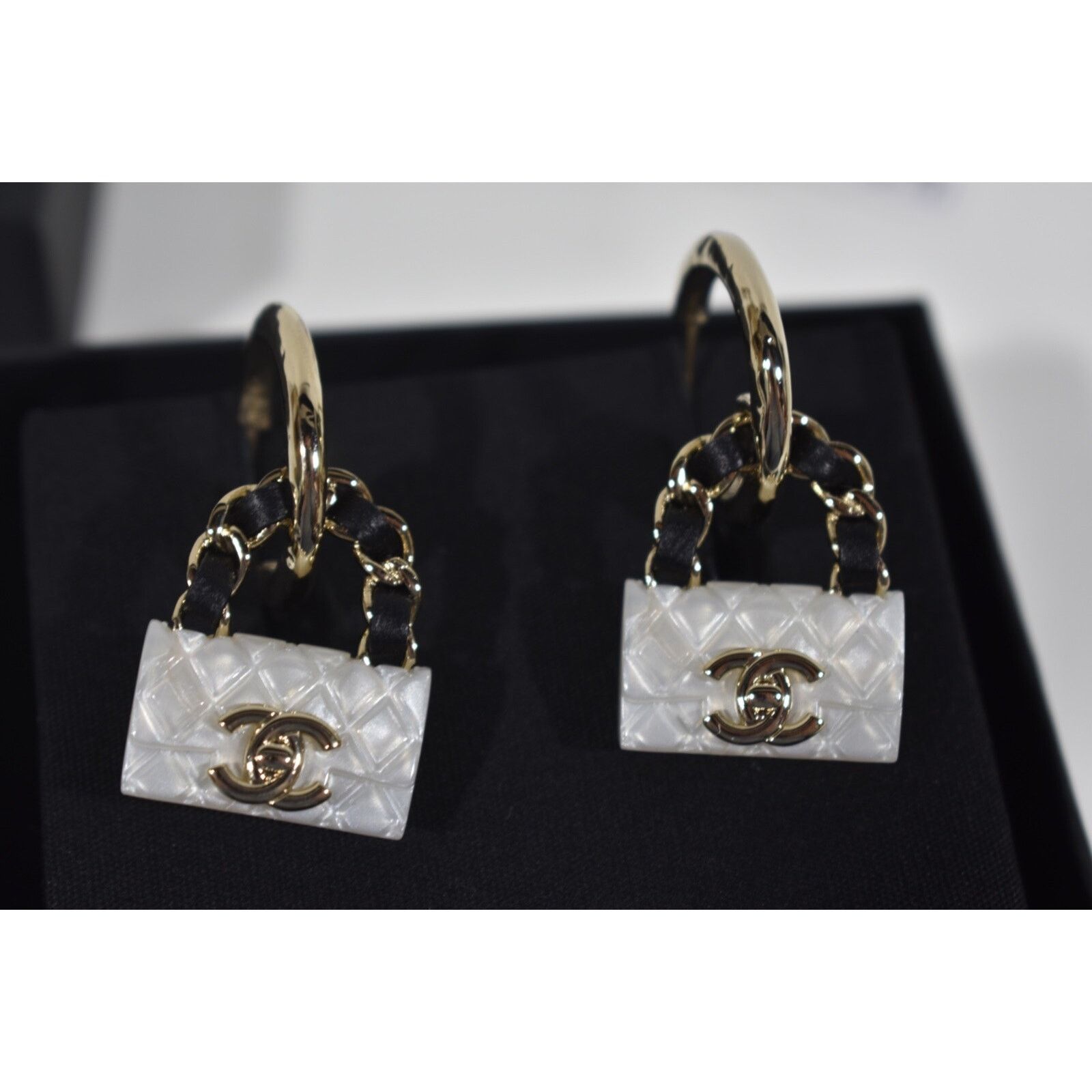 Chanel Chanel Quilted Bag Gold CC Logo Dangle Drop Hoop Earrings Size ONE SIZE - 8 Thumbnail
