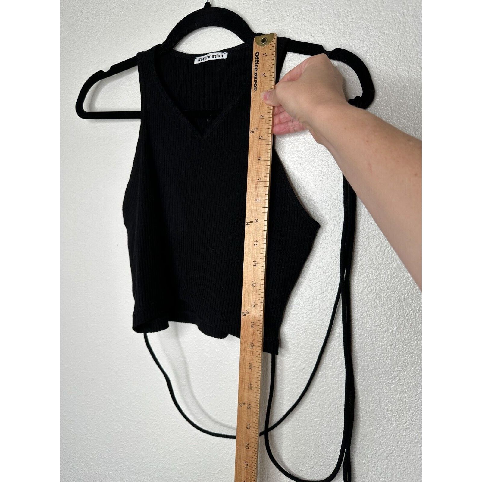 Reformation Reformation Black Knit V-Neck Crop Tank Tie Wrap Waist S Size S / US 4 / IT 40 - 13 Thumbnail