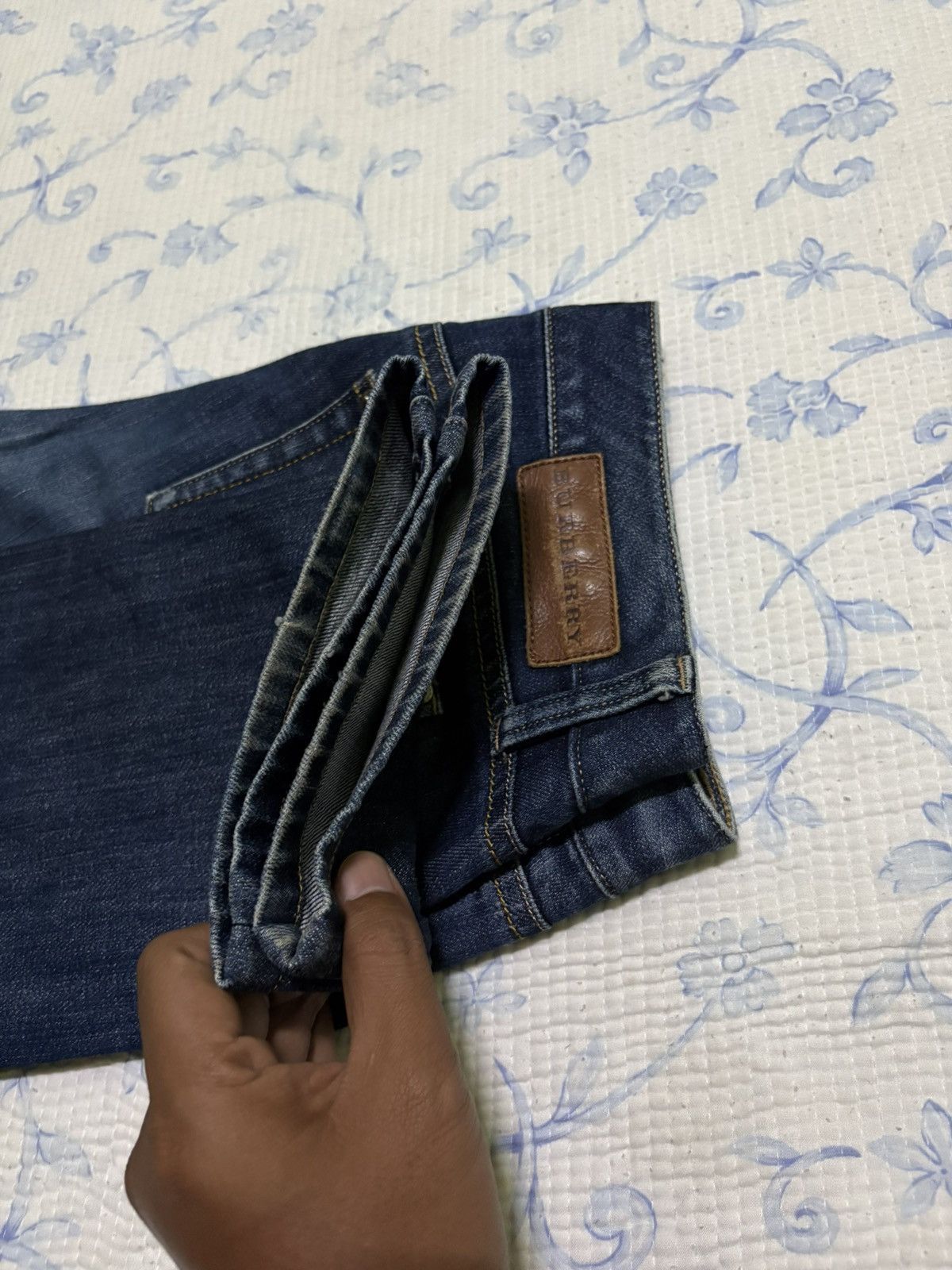 Burberry Burberry Denim Jeans Slim Straight Dark Wash Size US 32 / EU 48 - 15 Thumbnail
