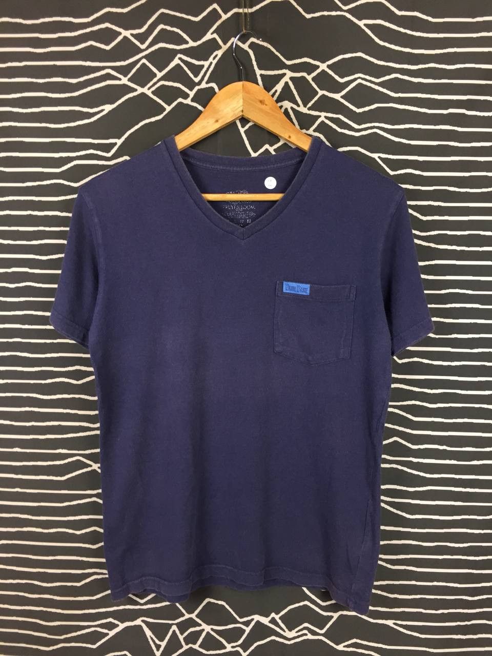 Blue Blue Japan BLUE BLUE Japan x Fruit of the Loom V-Neck Pocket Tee Size US S / EU 44-46 / 1 - 1 Thumbnail