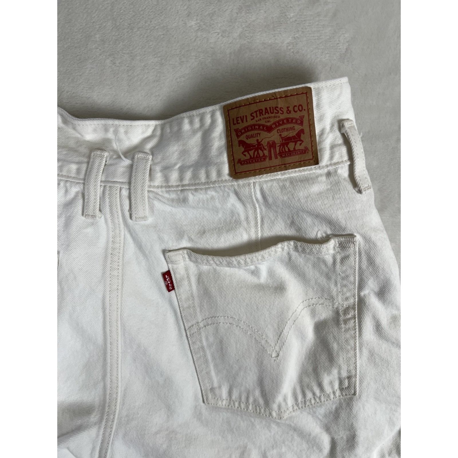 Levi's Vintage Levi's Shorts Womens 30 White High Rise Pleated Fron Size 30" / US 8 / IT 44 - 7 Thumbnail