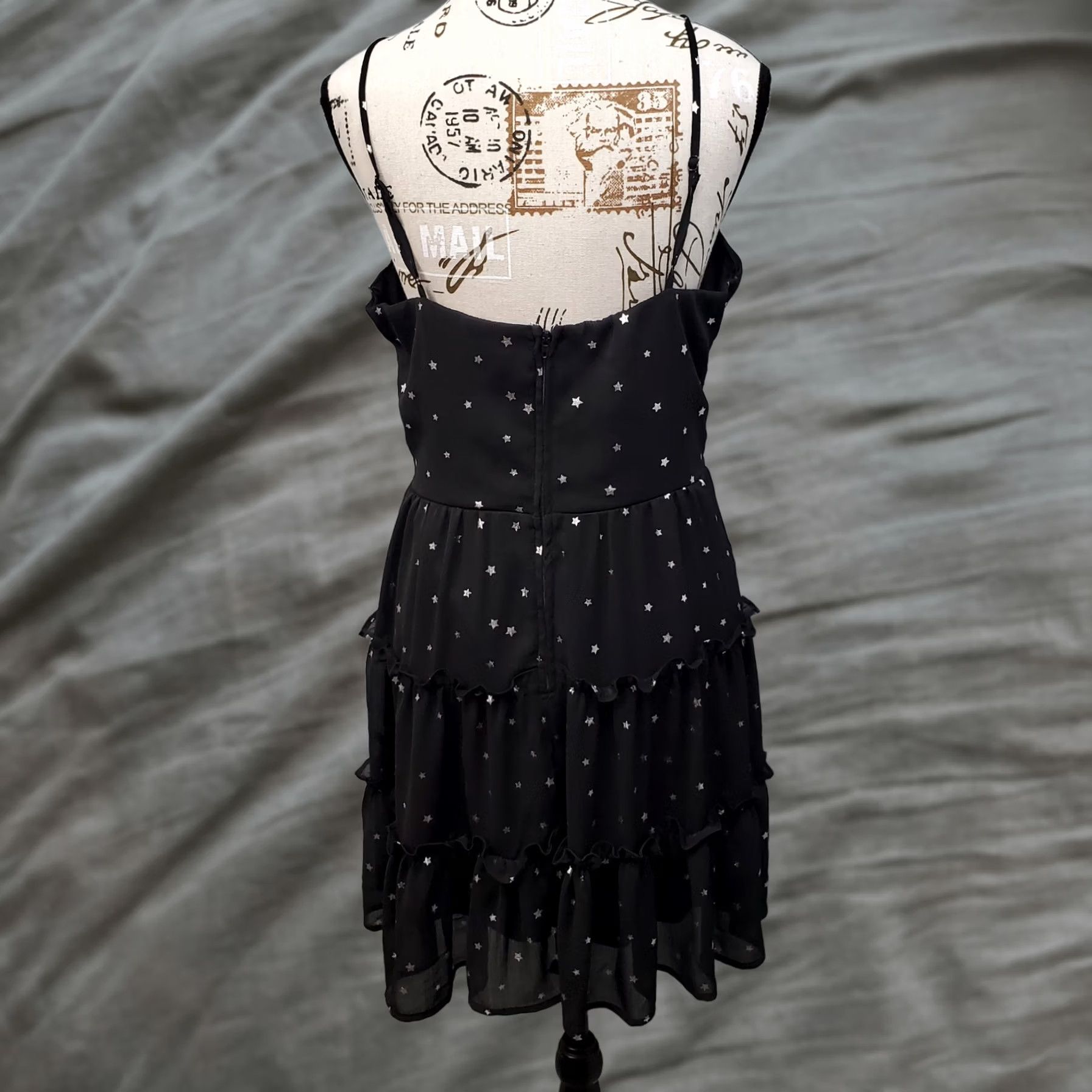 Vintage Trixxi Women’s Dress L Black & Gray Fit & Flare Sleeveless Midi Tiered Ruffle Party Back Zip V-Neck Star Print Size L Size L / US 10 / IT 46 - 1 Thumbnail