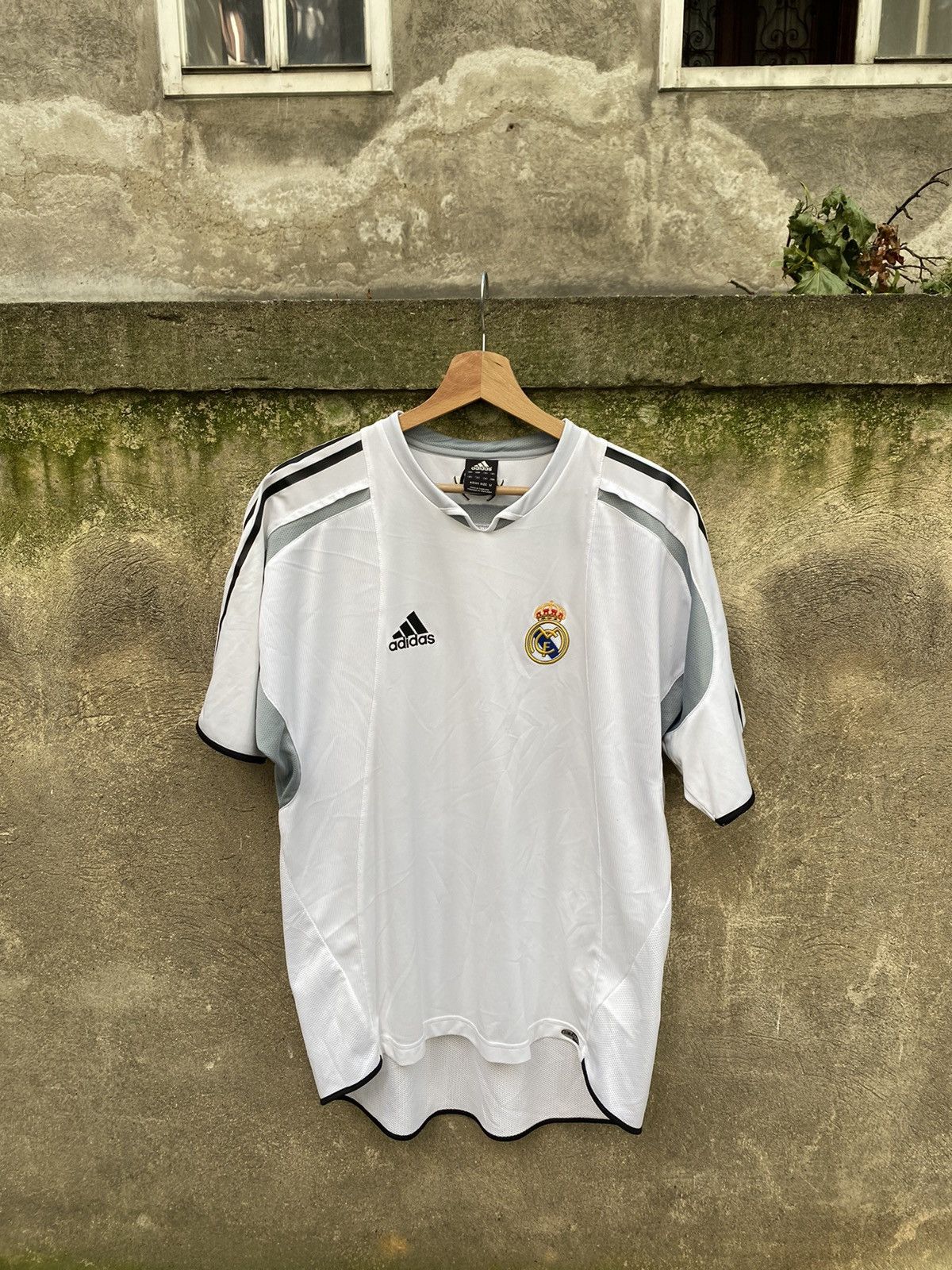 Adidas × Vintage Adidas Real Madrid 2004/2005 Training Jersey Size US M / EU 48-50 / 2 - 1 Thumbnail