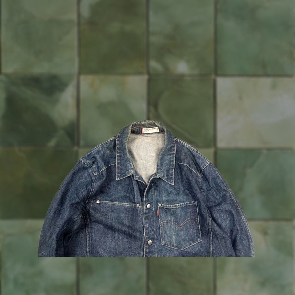 Levi's VINTAGE Levi's Trucker Jacket Denim Blue Pocket Faded 90s 00's Engineered Jeans Style: Biker, Button Closure, Mid-Length, Regular Fit Mens Jacket Size US 31 - 1 Thumbnail