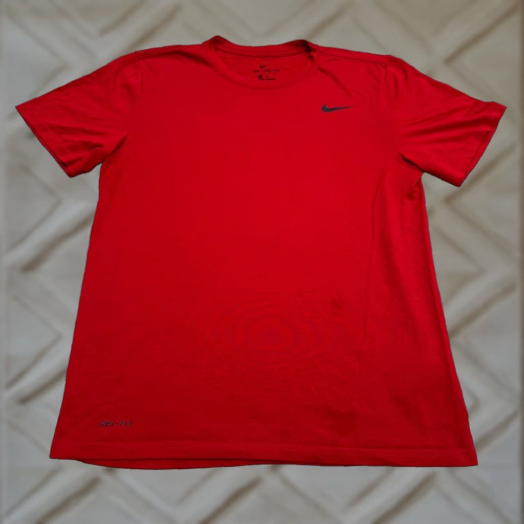 Nike Nike Dri-FIT Tee Shirt Adult Medium Red Short Sleeve Crew Neck T-Shirt Nike Brand Activewear Mens Regular Size M Red Short Sleeve Sports Athleisure Size US M / EU 48-50 / 2 - 1 Thumbnail