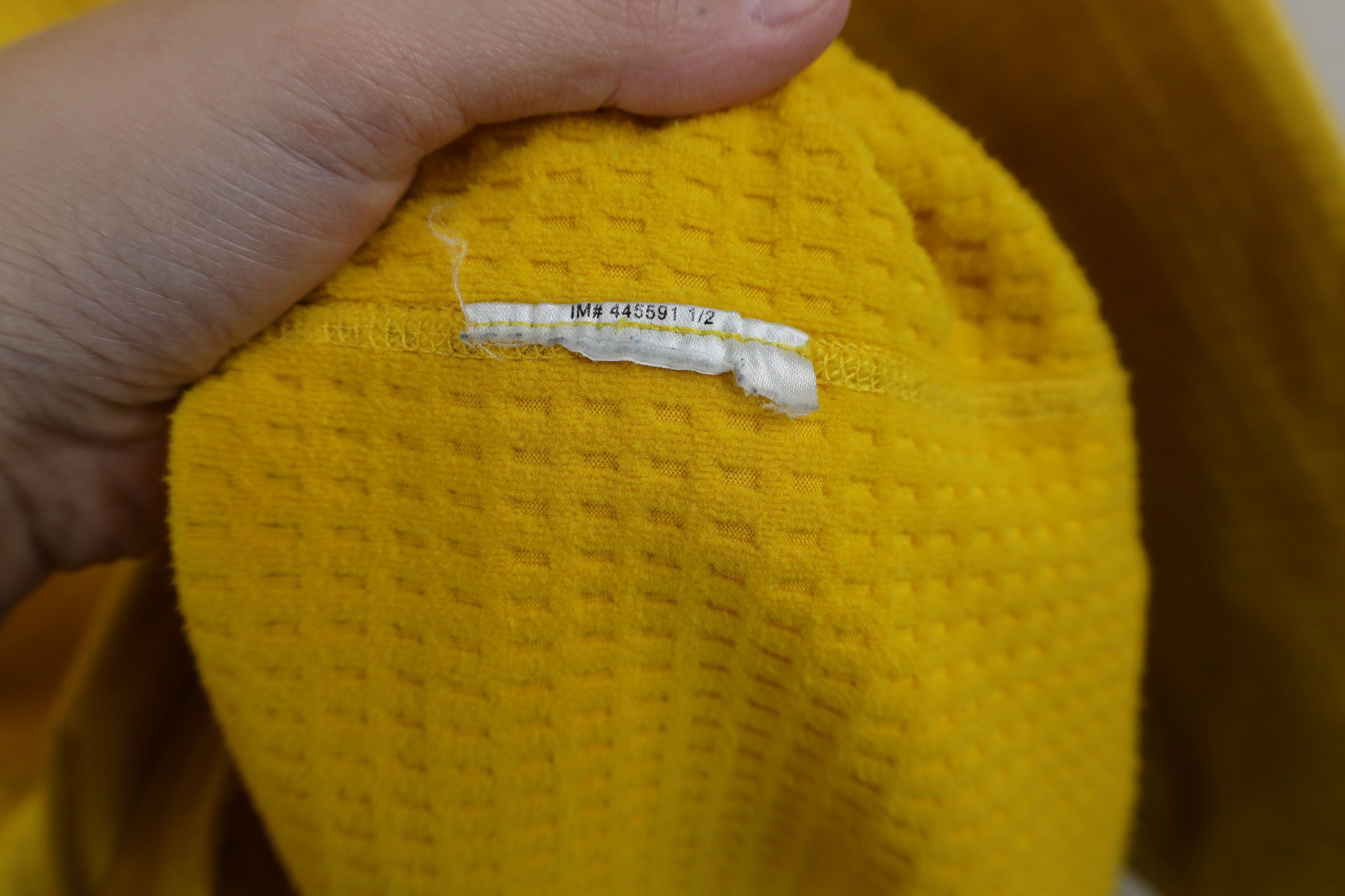 Nike Nike Air Jordan University of Michigan Sweatshirt Maize Size US L / EU 52-54 / 3 - 9 Thumbnail